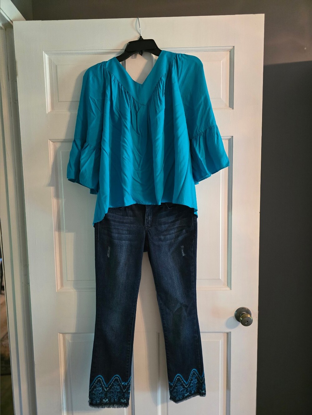 Outfit Set.  Boho Top And  Ankle Lenght Jeans